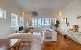Portswood Mews - Chic White Studio Apartment Green Point